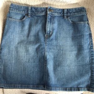 The Loft EUC Jean Skirt 12 Petite w/Spandex Embroidered Back Pockets CUT…